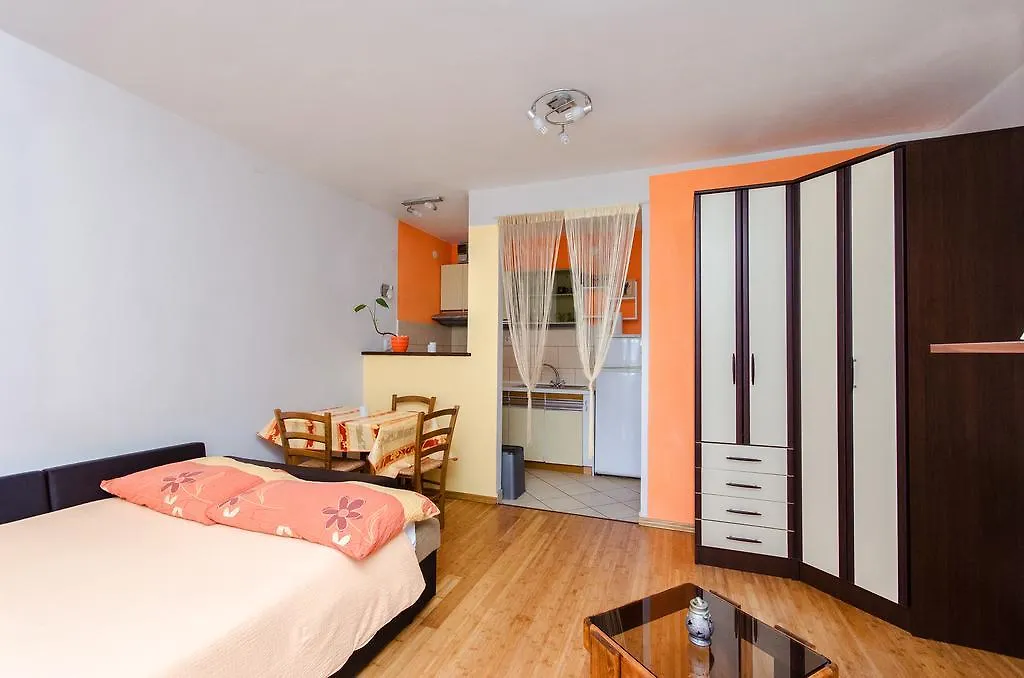 Apartments Jadrana Novi Vinodolski 0*,
