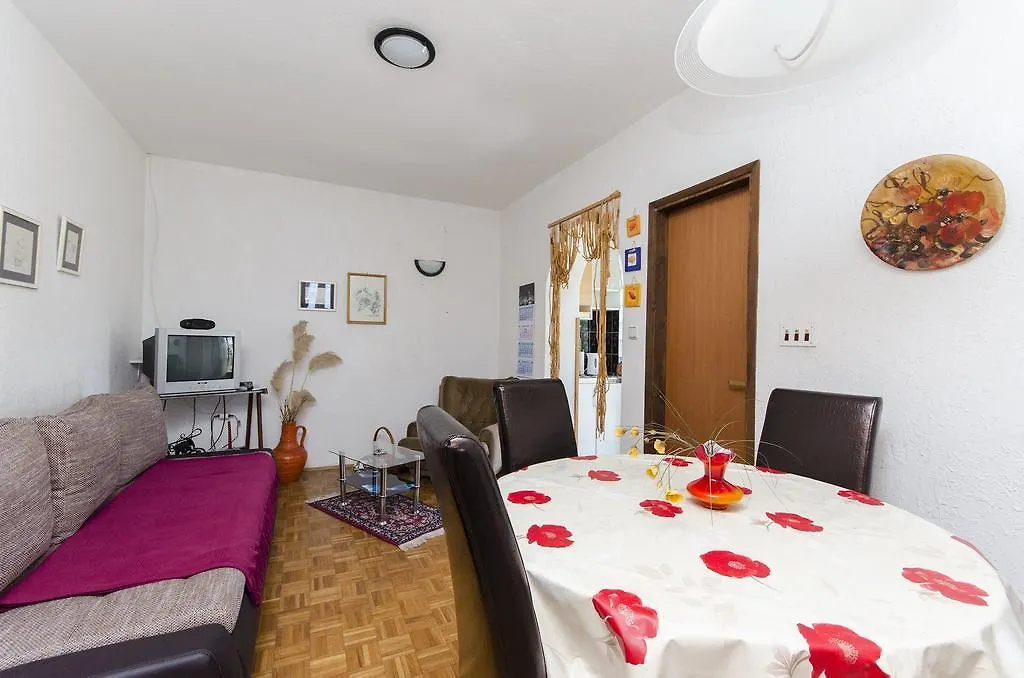Apartments Jadrana Novi Vinodolski 0*,