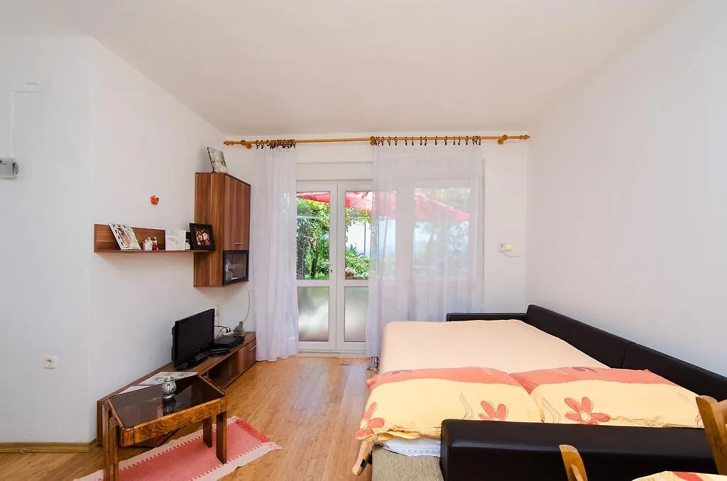 Apartments Jadrana Novi Vinodolski 0*,  Croatia