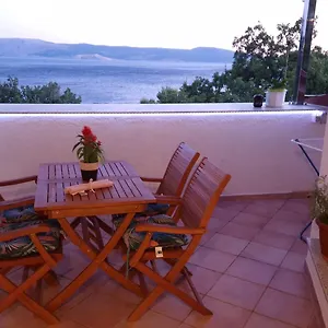  Apartment Sea Side 4*