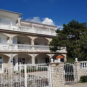  Apartment Katarina